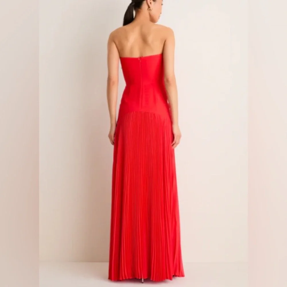 Alexis NWOT Sunniva Strapless Pleated Gown - Picture 7 of 15